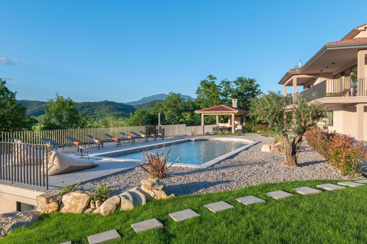 Luxury Villa Santa Cruz With Xl Pool And Jacuzzi Potpican Ngoại thất bức ảnh