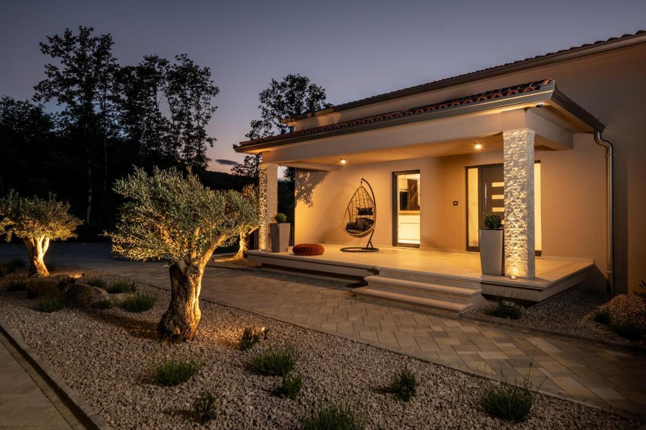 Luxury Villa Santa Cruz With Xl Pool And Jacuzzi Potpican Ngoại thất bức ảnh