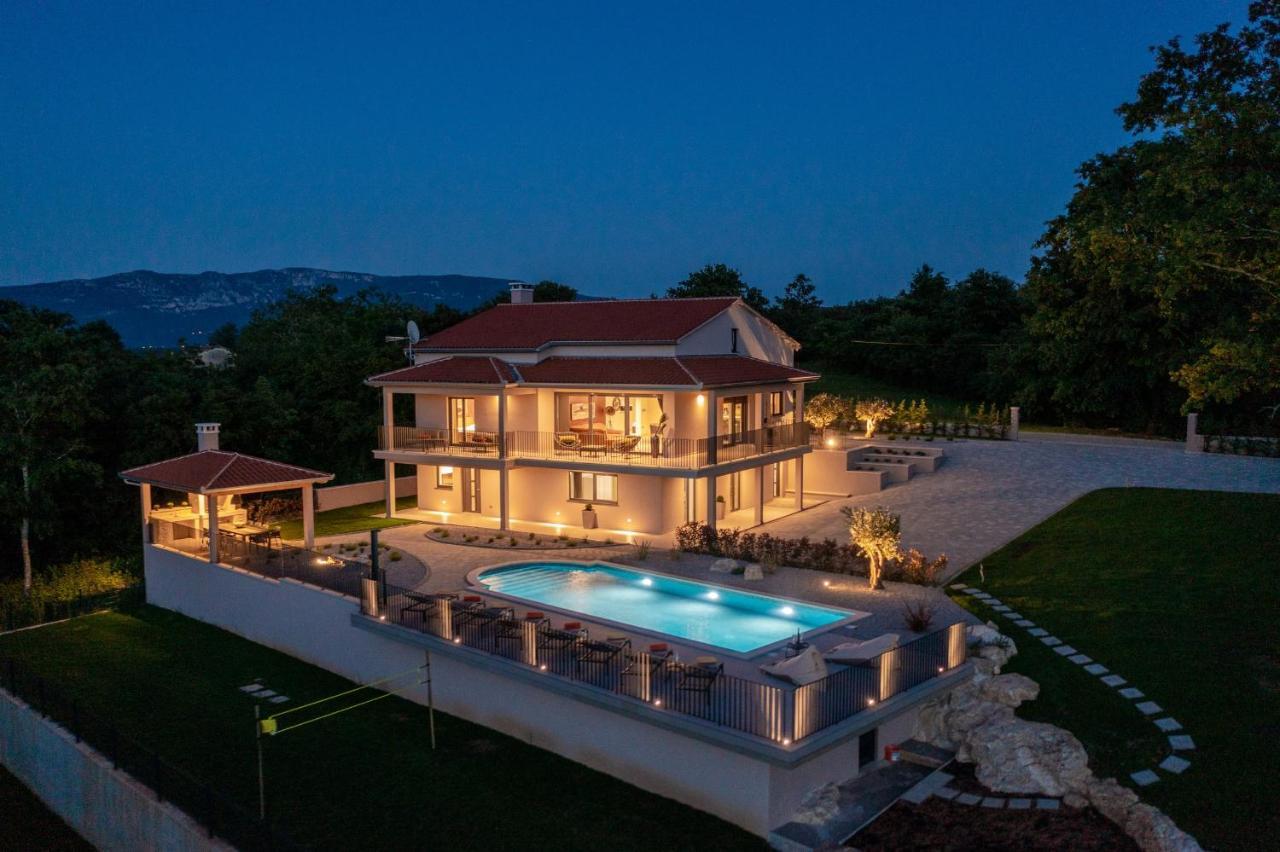 Luxury Villa Santa Cruz With Xl Pool And Jacuzzi Potpican Ngoại thất bức ảnh