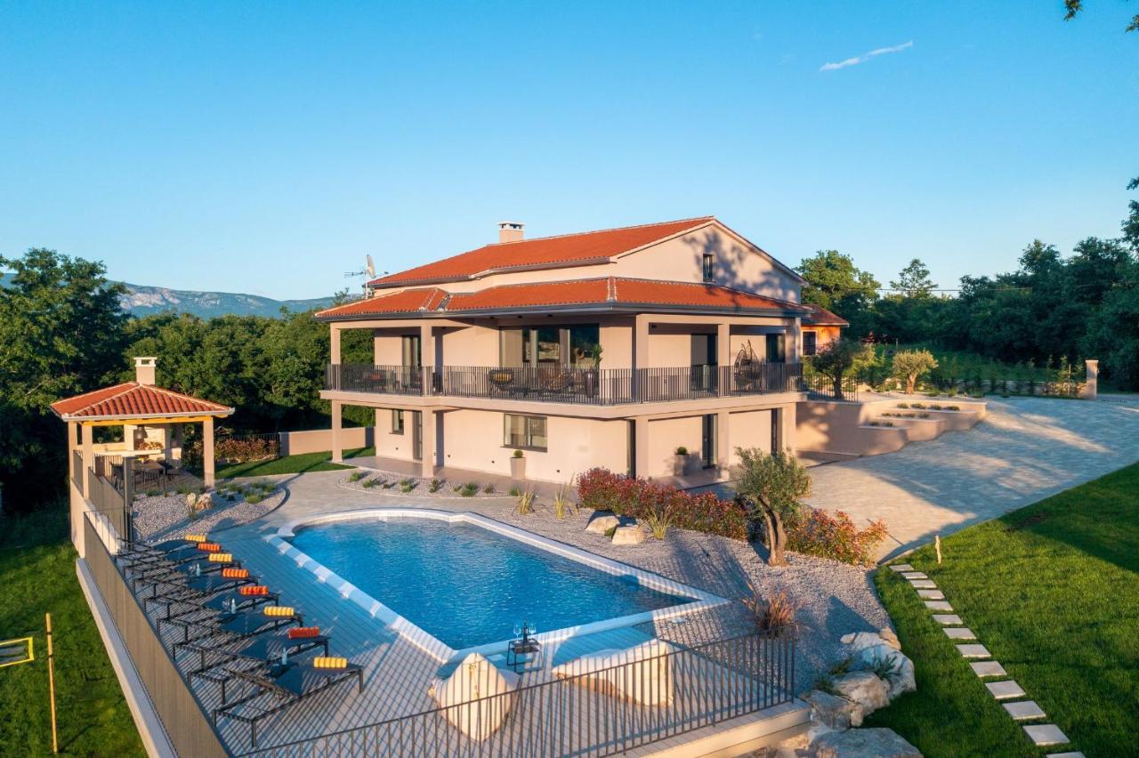 Luxury Villa Santa Cruz With Xl Pool And Jacuzzi Potpican Ngoại thất bức ảnh