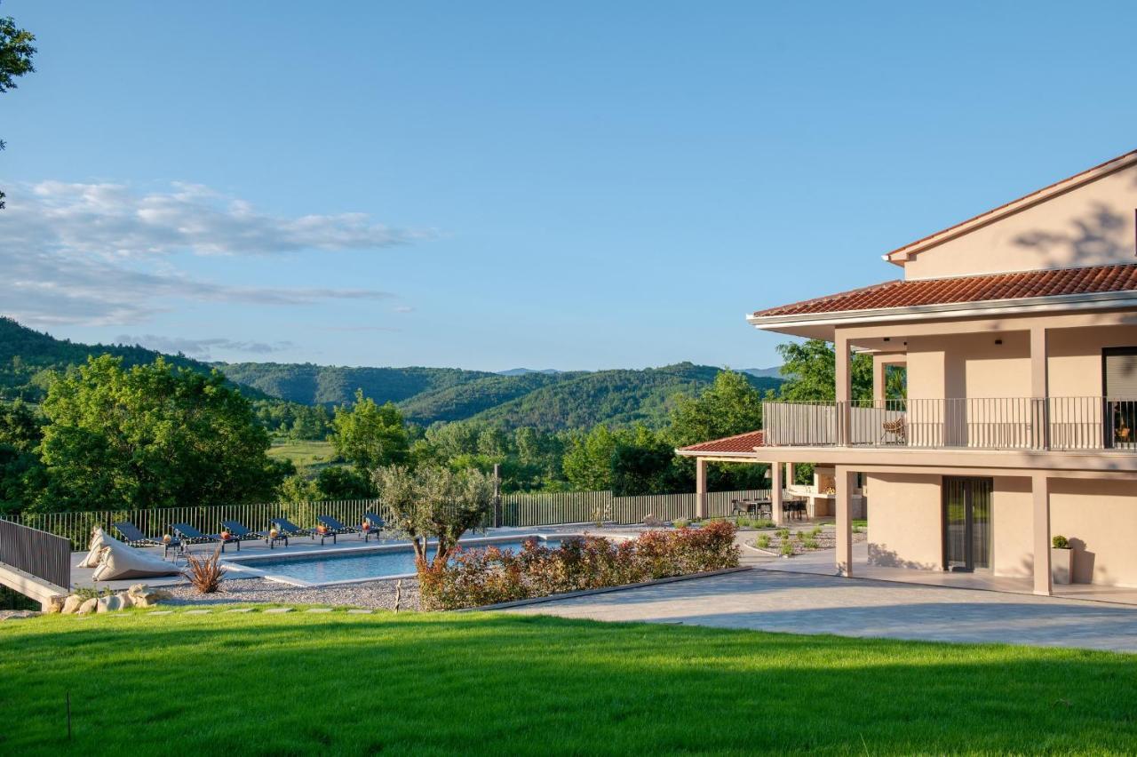 Luxury Villa Santa Cruz With Xl Pool And Jacuzzi Potpican Ngoại thất bức ảnh