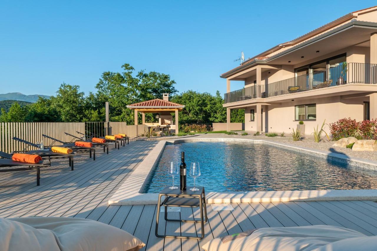 Luxury Villa Santa Cruz With Xl Pool And Jacuzzi Potpican Ngoại thất bức ảnh