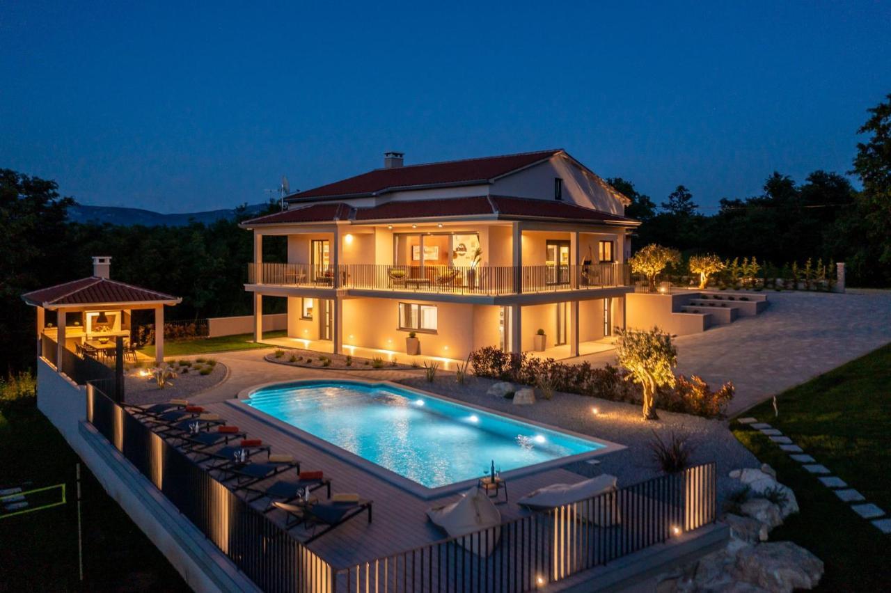 Luxury Villa Santa Cruz With Xl Pool And Jacuzzi Potpican Ngoại thất bức ảnh